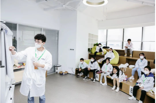 小小科学家探索合成生物新世界 小小科学家探索合成生物新世界